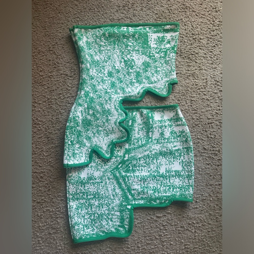 Green and White Abstract Print Women's Skirt Set